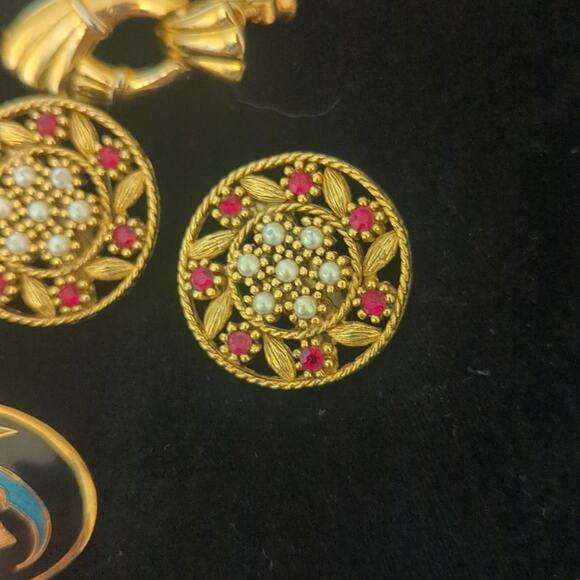 Three Pair Gold Tone Vintage Clip On/Screw Back Earrings - Picture 2 of 10